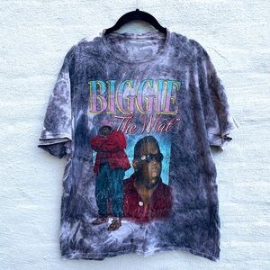 distressed biggie the what tee 🗽